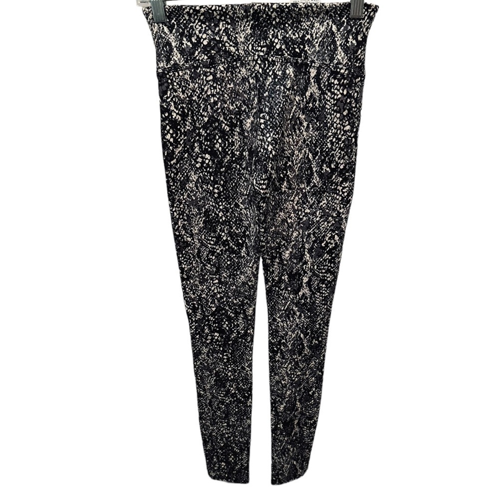 Spanx Faux Leather Snake Shine Leggings Size Small Shapewear Appear New 8866 - Picture 4 of 14